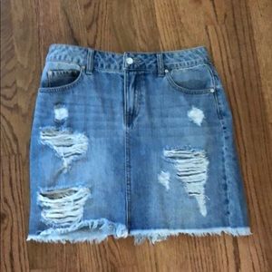 Medium denim frayed skirt